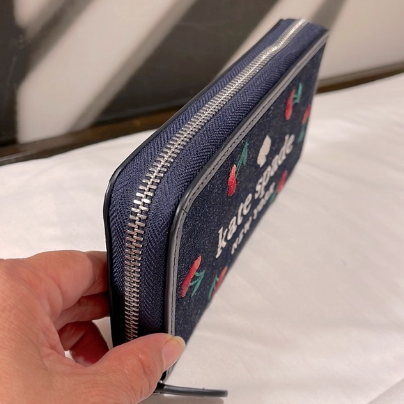 Kate Spade long zip Wallet - Picture 2 of 9